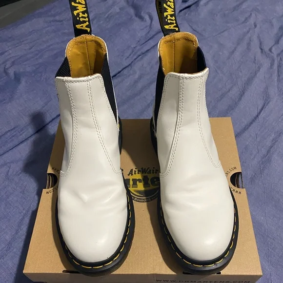 White Dr Martens Chelsea Boot size 8 - Picture 7 of 14